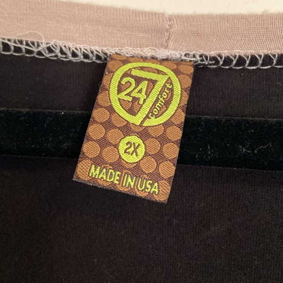 Black sweater tunic with long bell sleeves size 2X - Picture 2 of 3